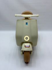 Electric Vespa BQ915