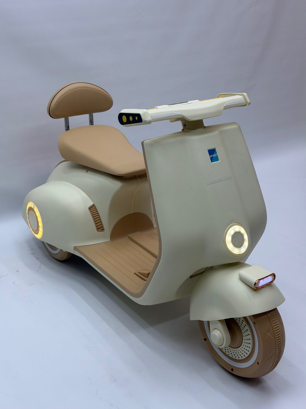 Electric Vespa BQ915