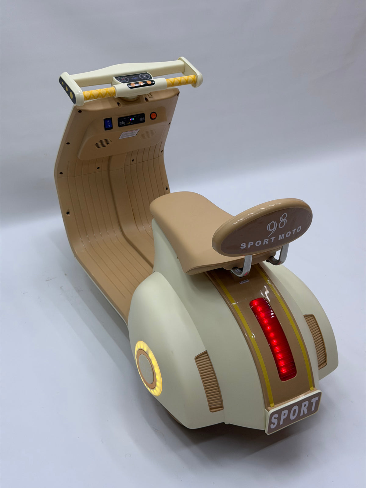 Electric Vespa BQ915